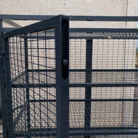 Vivisport Armadio Porta Attrezzi in Rete Verniciato con Maniglioni e Ruote - Art. 1048