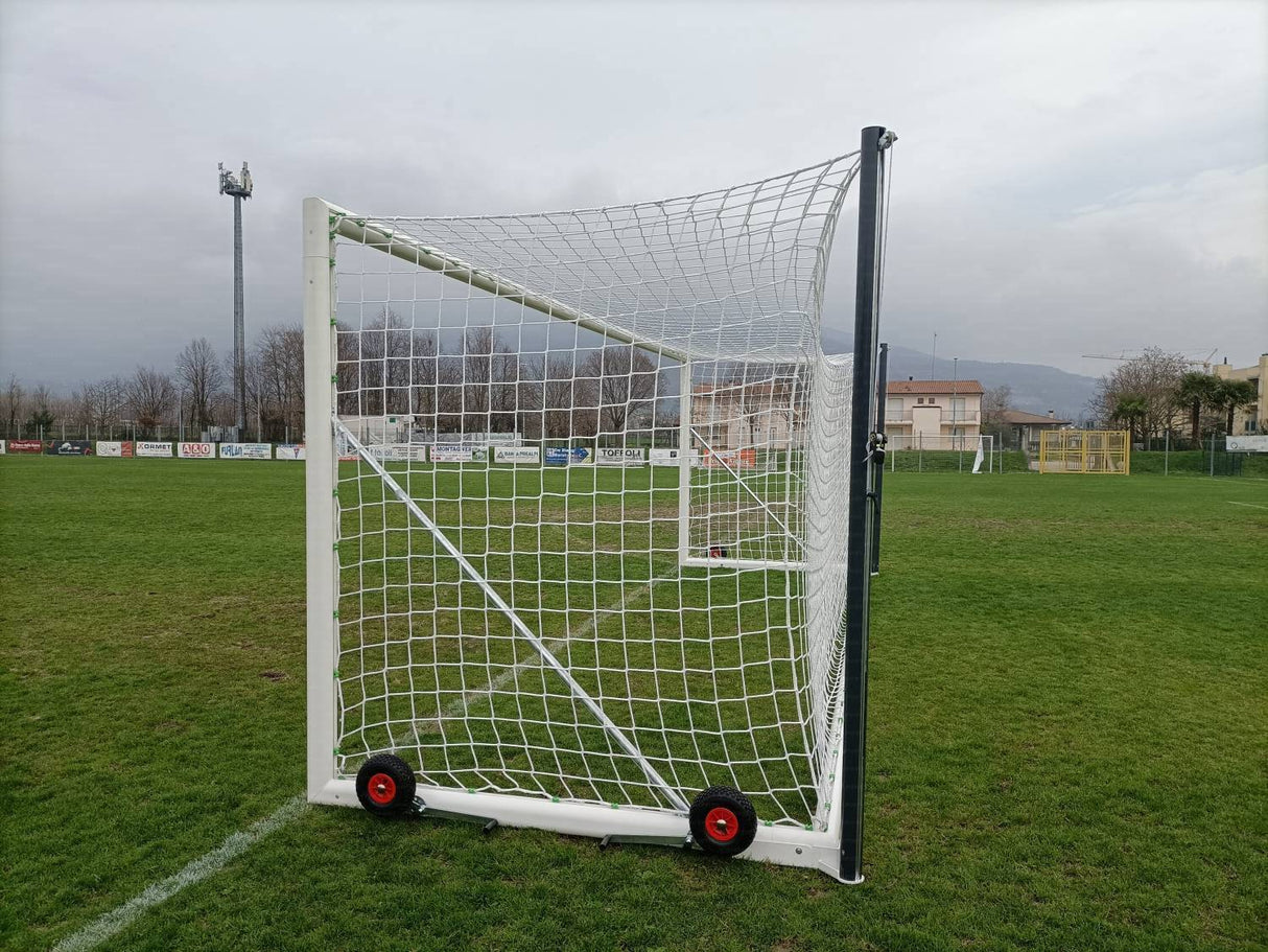 Vivisport Porta calcio 732x244 cm mobile, in alluminio, a norma UNI EN 748, con sistema di tensionamento rete con pali posteriori verticali e sistema di trasporto su ruote - 5902