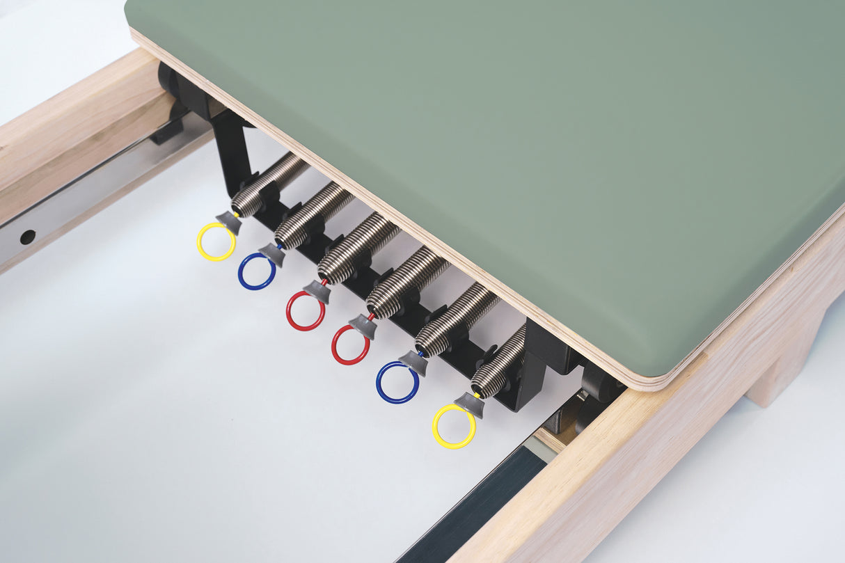 Liveness Reformer in natural oak wood, Green Tea color - PTX-5000G