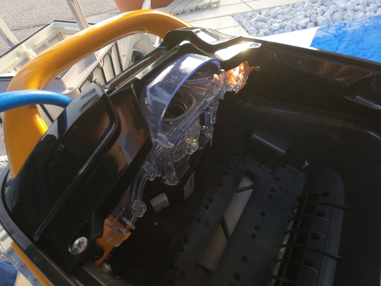 Dolphin Robot pulitore piscina E50i tecnologia IOT